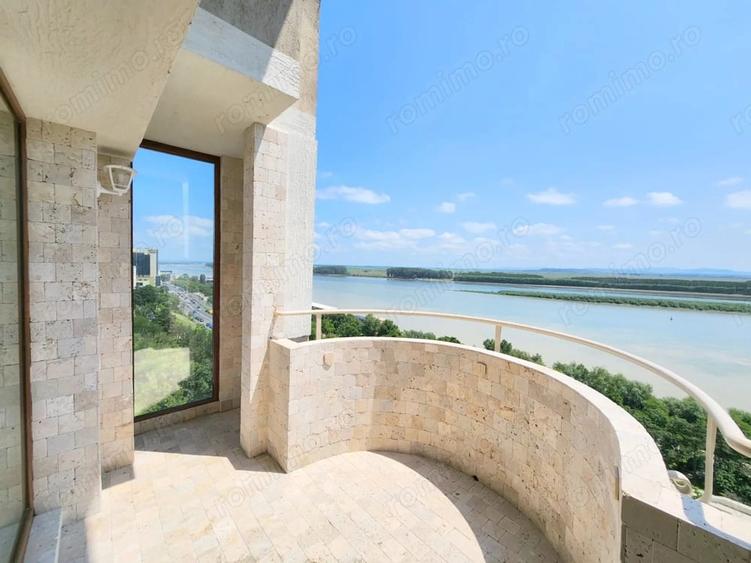 Apartament cu 3 camere decomandat în Faleză