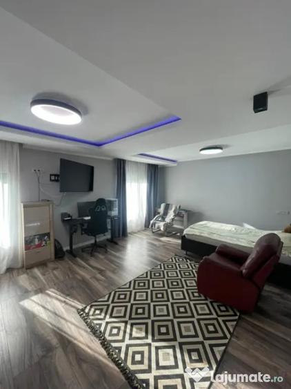 Casă cu 4 camere cu Teren 654 Mp în Satu Nou de Jos