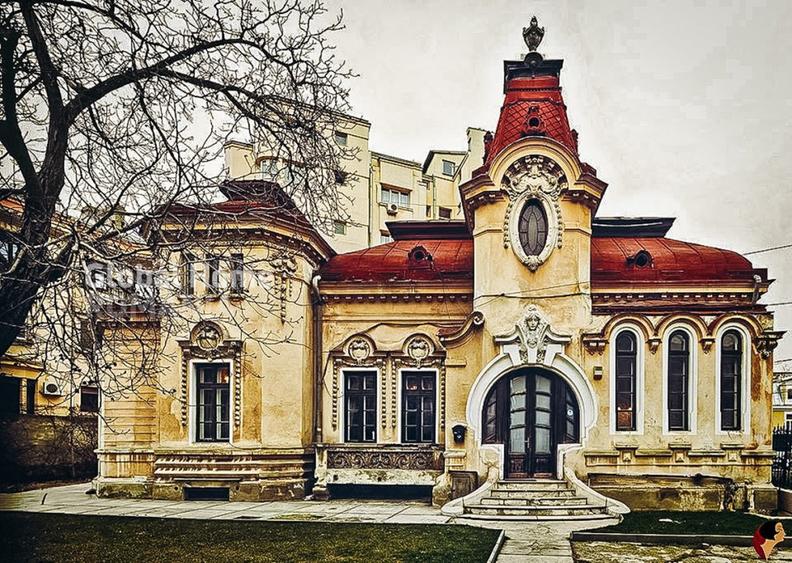 Casă individuală cu 5 camere cu Canalizare în Ultracentral