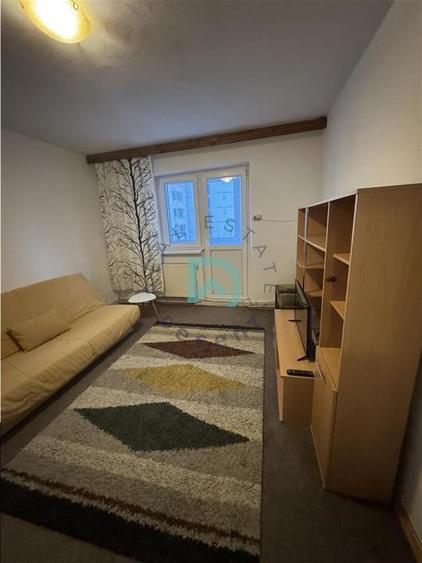 Apartament cu 2 camere semidecomandat, mobilat în Vlahuță