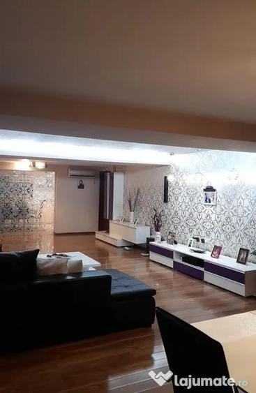 Apartament cu 5 camere decomandat, mobilat în Central
