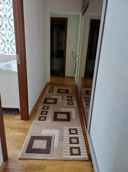 Apartament cu 3 camere în Astra