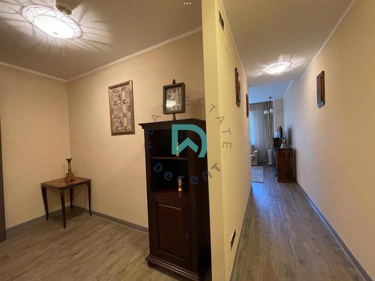 Apartament cu 2 camere decomandat, mobilat în Poiana Brașov