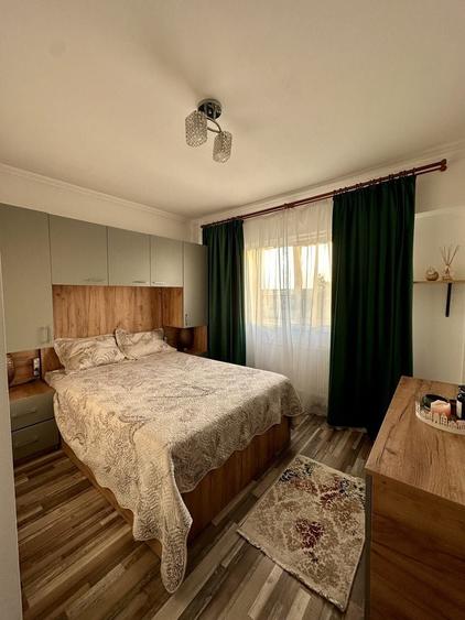 Apartament cu 4 camere decomandat în Calafat