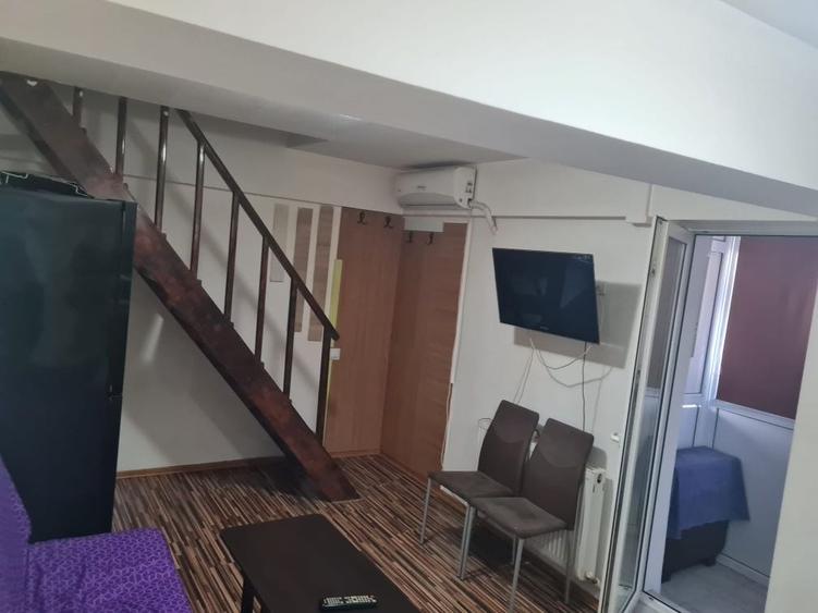 Apartament 2 camere piata resita - 1