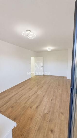 Apartament cu 3 camere decomandat în Tractorul
