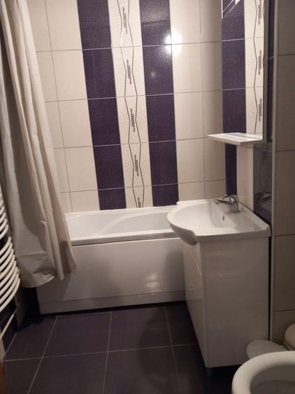 Apartament cu 2 camere decomandat în 7 Noiembrie