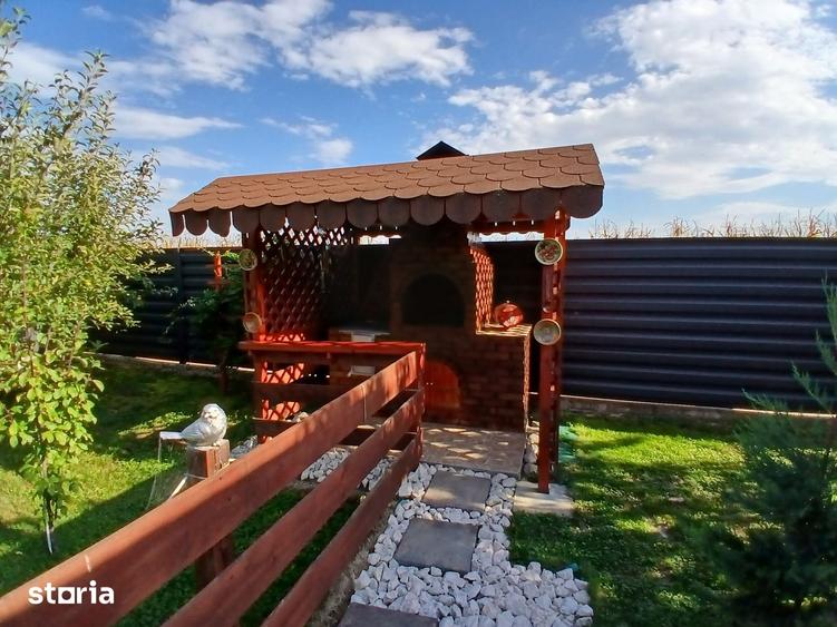 Casă cu 4 camere cu Teren 703 Mp în Central