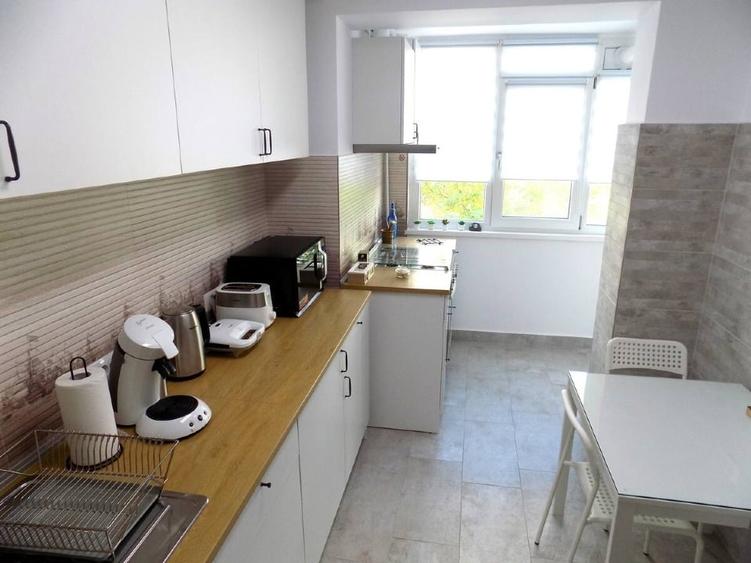 Apartament cu 3 camere semidecomandat, mobilat în Țiglina 2