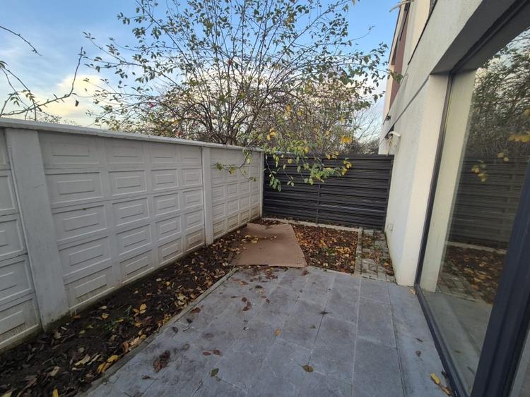 Duplex cu 4 camere cu Canalizare în Chitila
