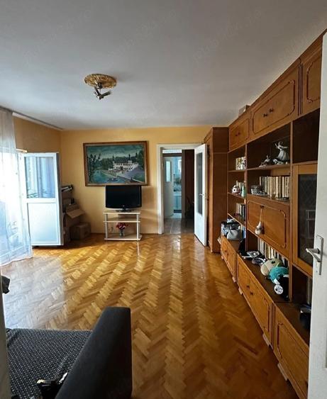 Apartament cu 2 camere semidecomandat în Soarelui