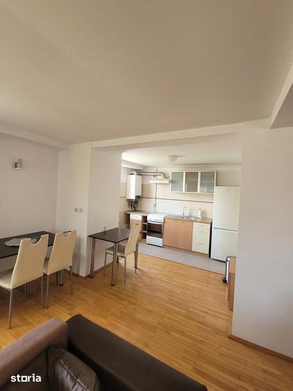 Apartament cu 3 camere semidecomandat în Zorilor