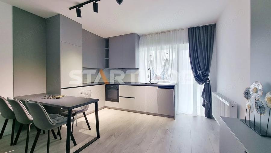 Apartament cu 2 camere decomandat în Tractorul