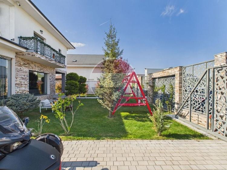 Casă individuală cu 5 camere cu Teren 500 Mp în Corbeanca
