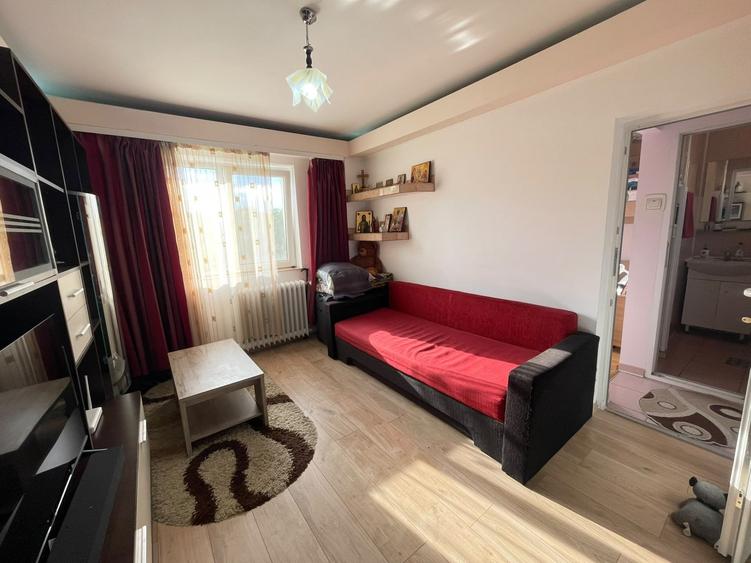Apartament cu 2 camere nedecomandat, mobilat în Podu Roș