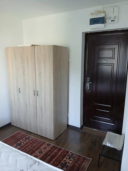 Garsonieră decomandată în Vest