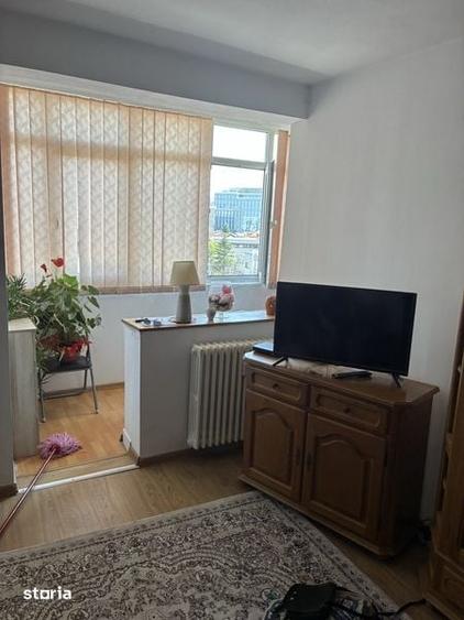 Vanzare apartament 2 camere langa statia metrou 1 Mai - 3