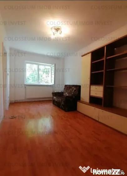 Garsonieră decomandată în Răcădău