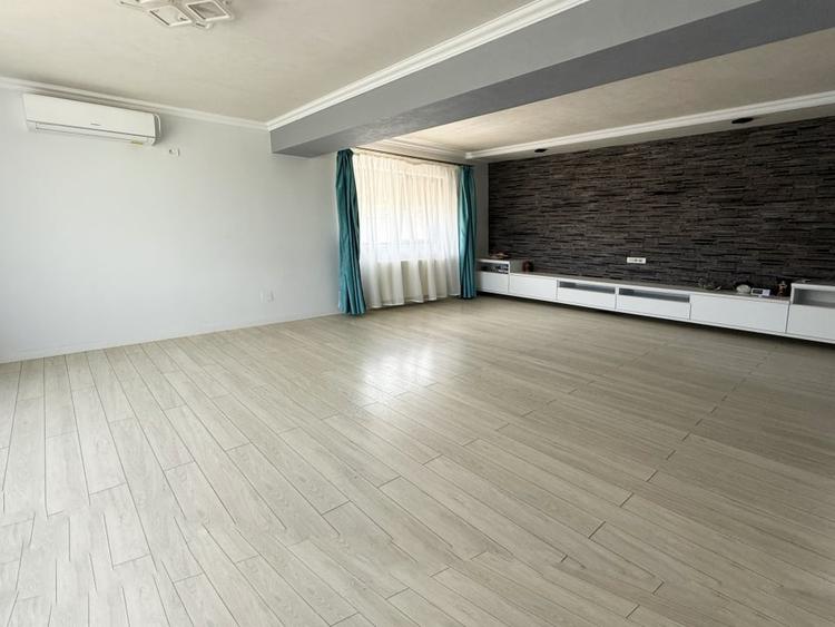 Duplex cu 7 camere cu Canalizare în Cumpăna