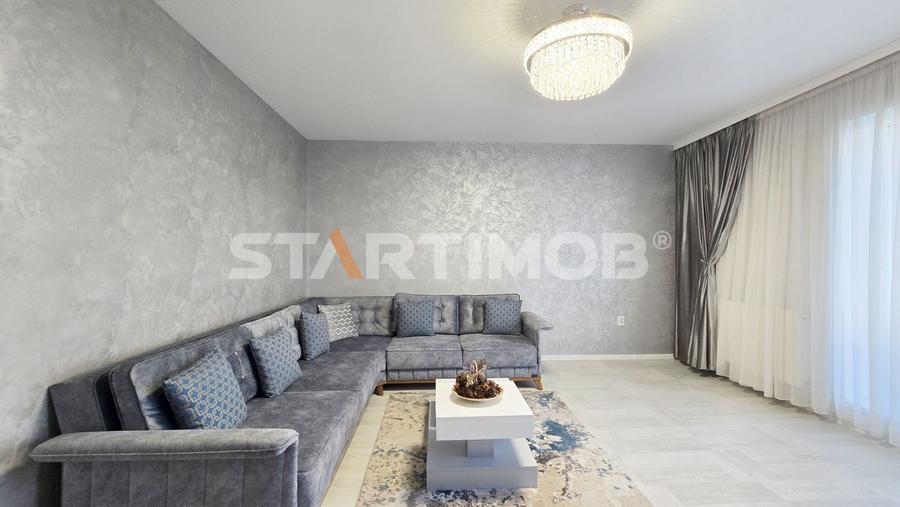 Apartament cu 3 camere decomandat, mobilat în Tractorul