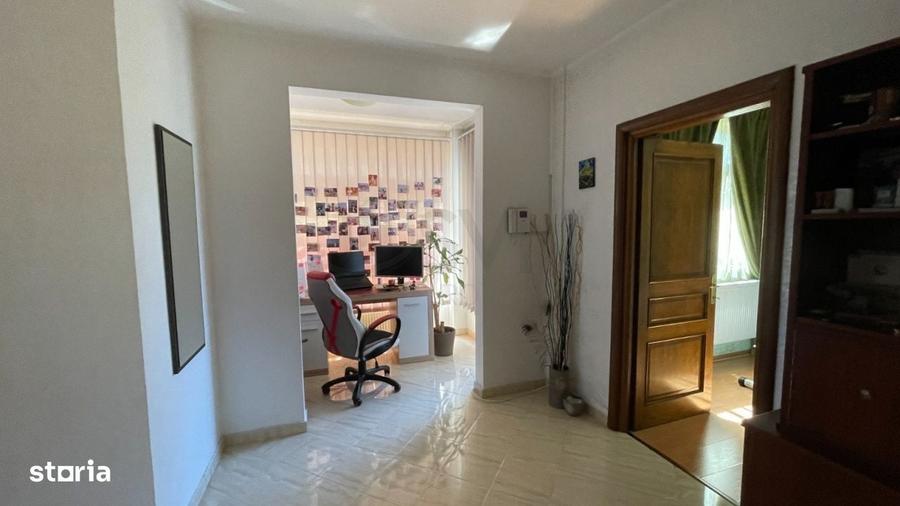Casă cu 4 camere în Dămăroaia