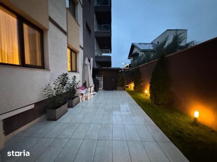 Apartament cu 3 camere semidecomandat în Sisești