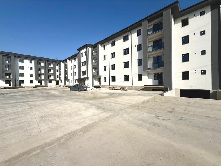 Apartament cu 3 camere decomandat în Dobroești