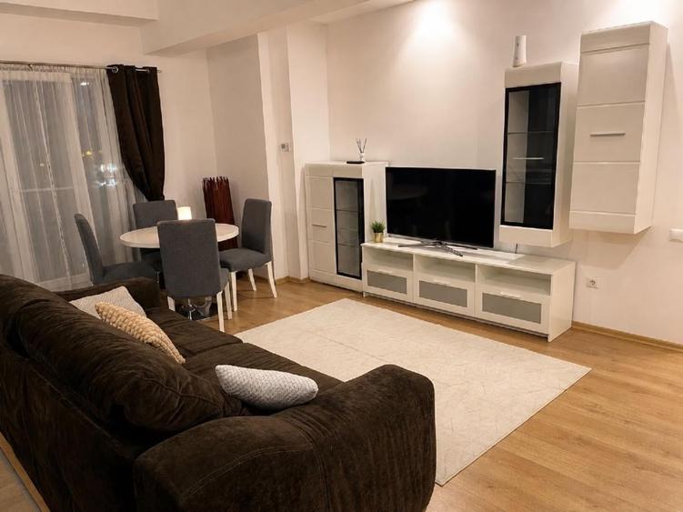 Apartament cu 3 camere semidecomandat în Ștefăneștii de Jos