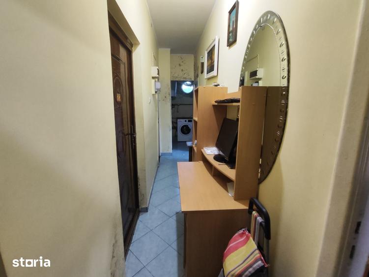 Apartament cu 3 camere în Andronache