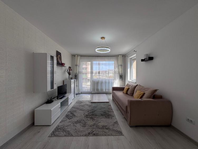 Apartament cu 3 camere decomandat, mobilat în Tractorul