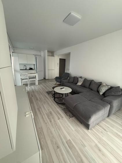 Apartament cu 3 camere semidecomandat în Chiajna