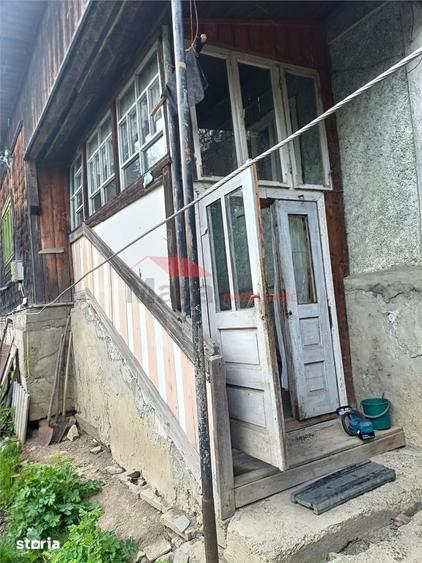 Casă cu 2 camere cu Teren 2300 Mp în Tiha Bârgăului