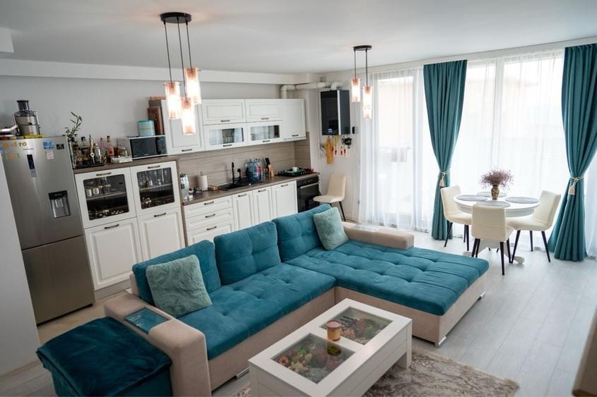 Apartament cu 3 camere decomandat în Central