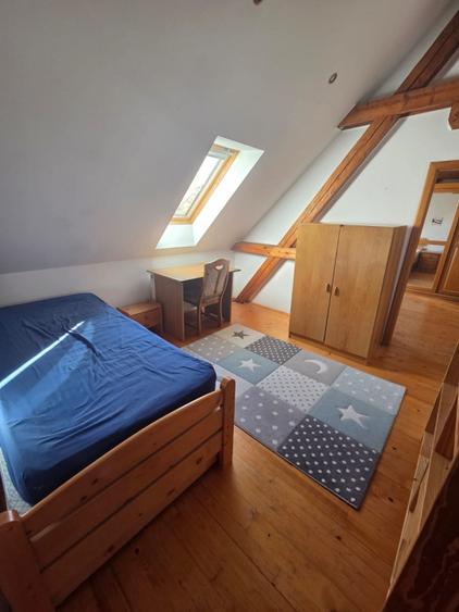 Apartament cu 5 camere, mobilat în Central