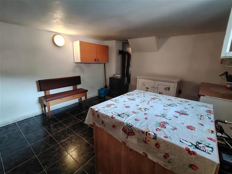 Casă individuală cu 4 camere cu Teren 327 Mp în Exterior Est