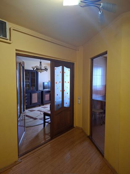 Apartament cu 3 camere decomandat în Decebal