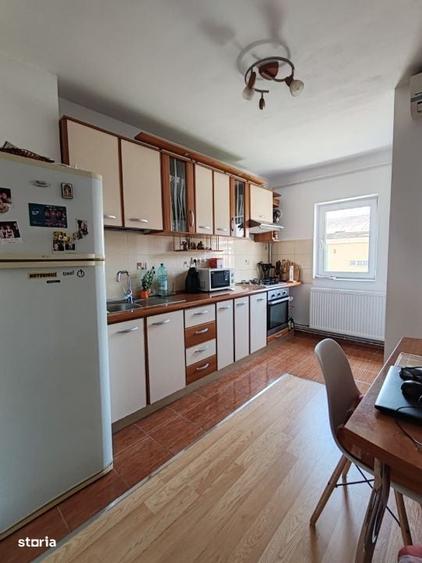 Apartament cu 3 camere decomandat în Central