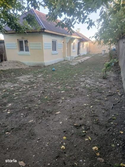 Casă cu 3 camere în Golfin