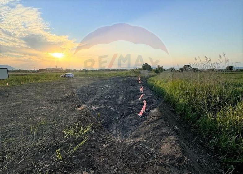 Teren intravilan de 668 mp, în Sânpetru
