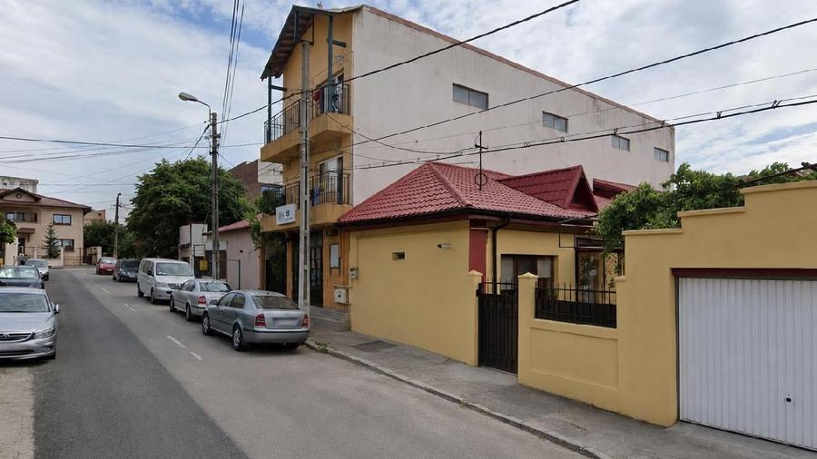 Casă individuală cu 14 camere cu Teren 140 Mp în Tomis III