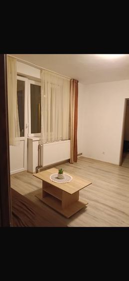 Apartament cu 2 camere semidecomandat în Cedonia