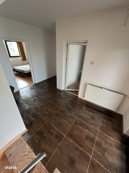 Casă cu 4 camere în Bradu