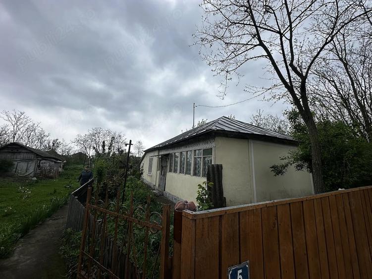 Casă cu 3 camere cu Teren 1300 Mp în Tudor Vladimirescu