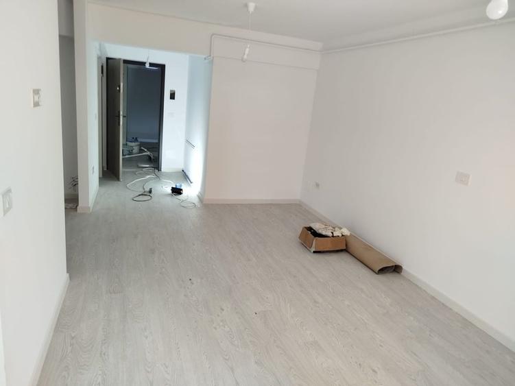 Apartament cu 2 camere decomandat în Galata