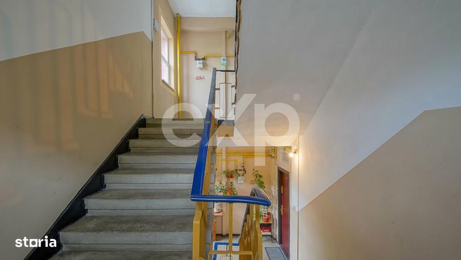 Apartament cu 5 camere decomandat în Astra