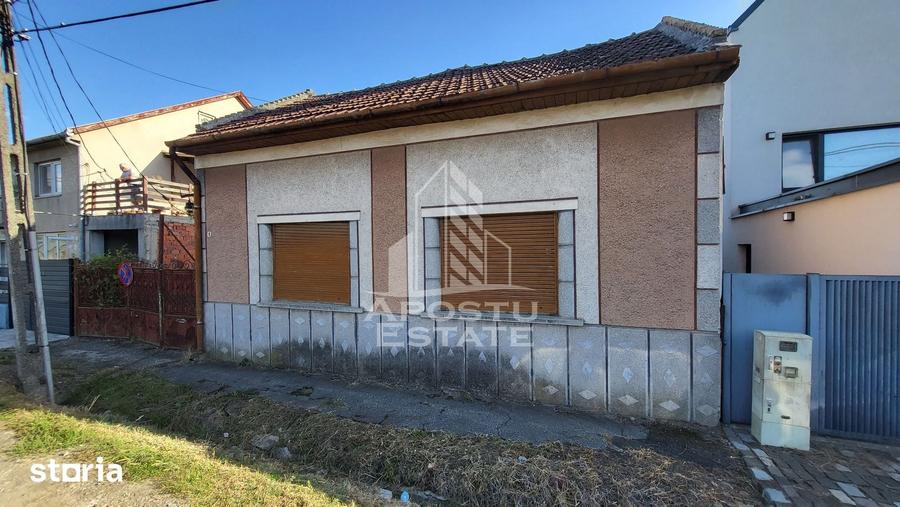 Casă cu 5 camere cu Teren 780 Mp în Ghirodei