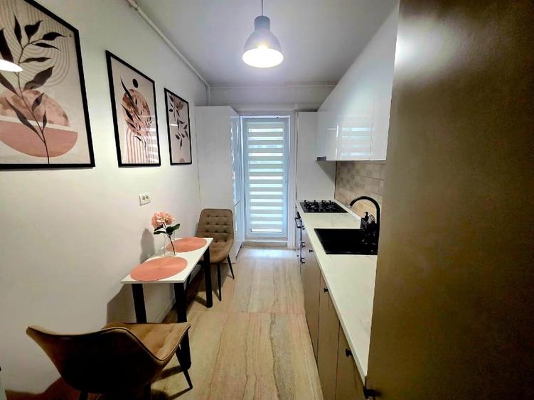 Apartament cu 2 camere decomandat, mobilat în Central