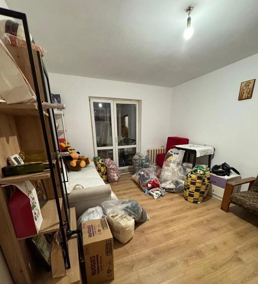 Apartament cu 3 camere semidecomandat în Dacia