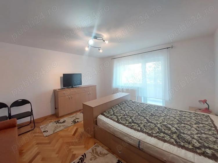 Garsonieră decomandată în Central