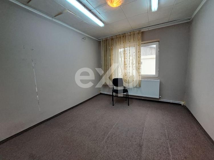 Apartament cu 3 camere decomandat, mobilat în Central